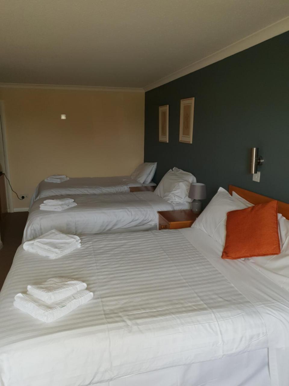 Queensberry Arms Hotel Аннан Экстерьер фото